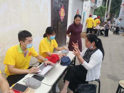 菏澤學院黨員“雙報到” 深入社區踐初心，健康咨詢暖人心